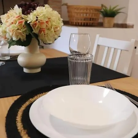 Aura Apartment *